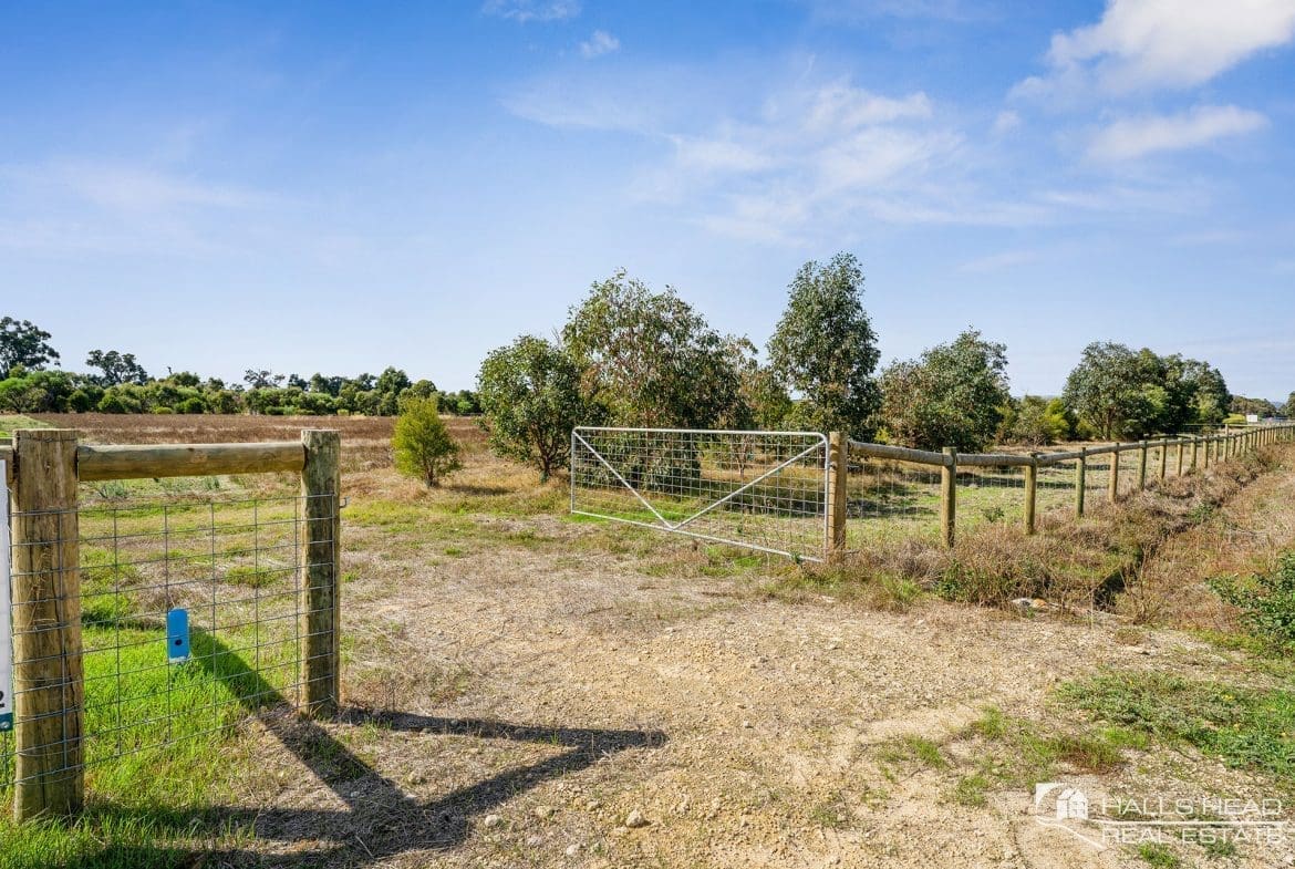 North Dandalup land for sale_Lot 49 Hasluck Circuit North Dandalup entry gate