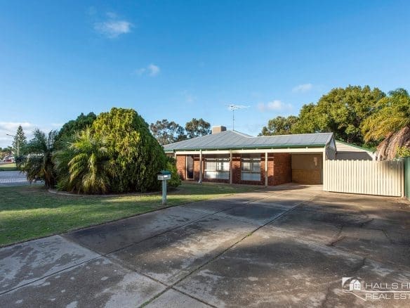33 Exchequer Avenue Greenfields Street View