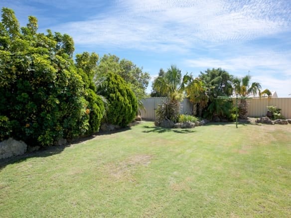Halls Head House for sale backyard of 11 Floribunda Avenue Halls Head. Listed for sale by Halls Head Real Estate